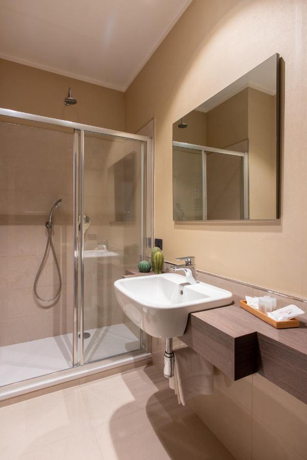 Palazzo Nana Suites & Apartments เนเปิลส์ ภายนอก รูปภาพ