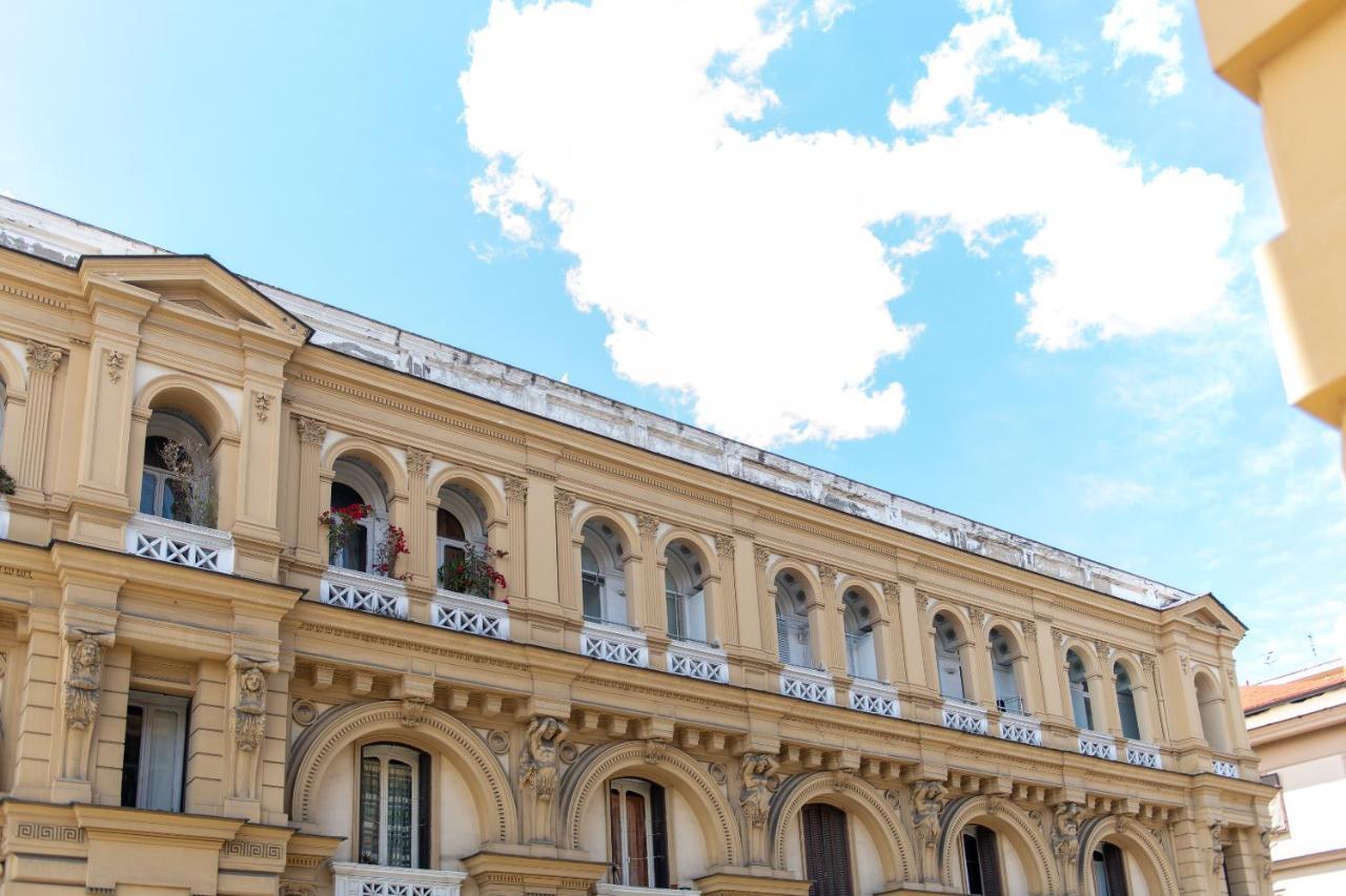 Palazzo Nana Suites & Apartments เนเปิลส์ ภายนอก รูปภาพ
