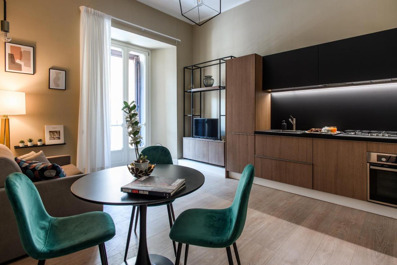 Palazzo Nana Suites & Apartments เนเปิลส์ ภายนอก รูปภาพ
