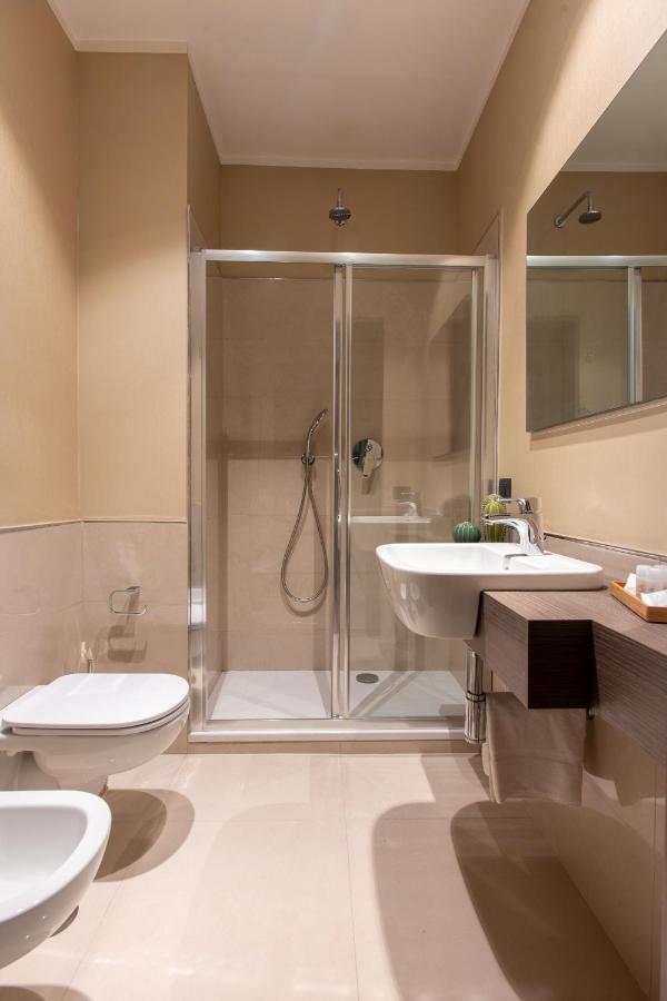 Palazzo Nana Suites & Apartments เนเปิลส์ ภายนอก รูปภาพ