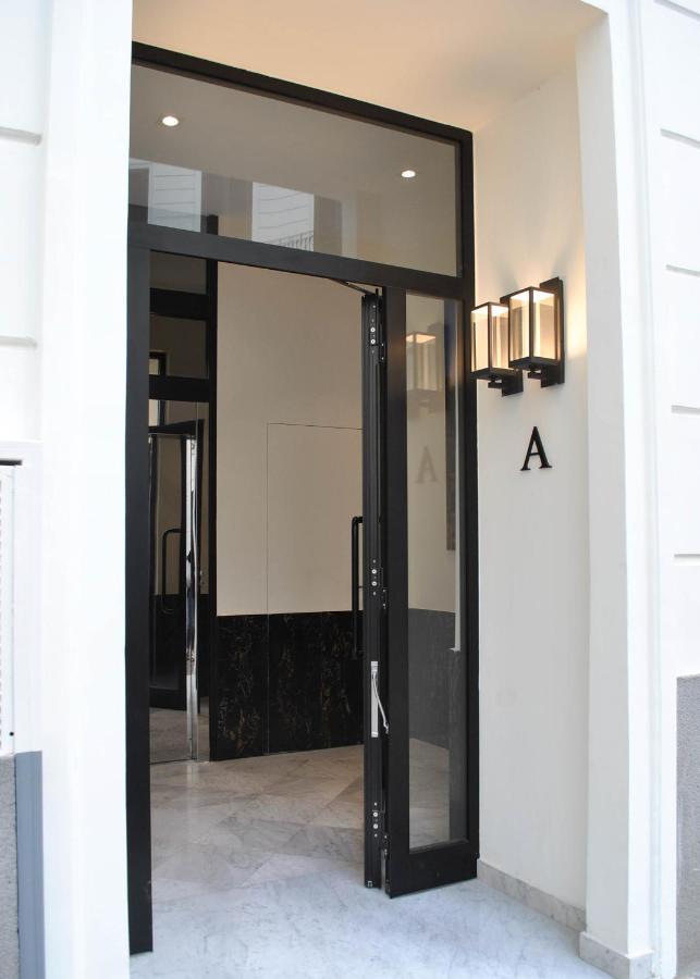 Palazzo Nana Suites & Apartments เนเปิลส์ ภายนอก รูปภาพ