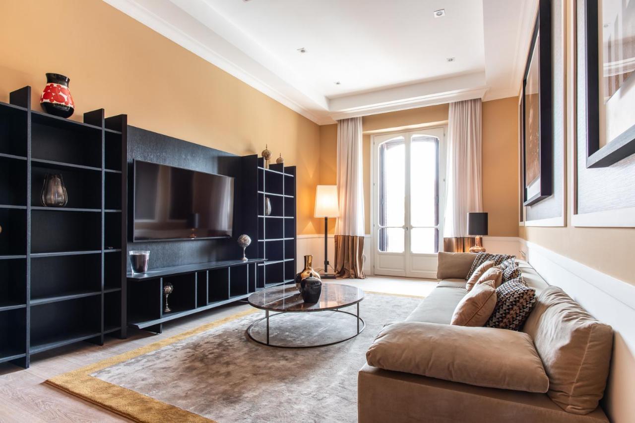 Palazzo Nana Suites & Apartments เนเปิลส์ ภายนอก รูปภาพ