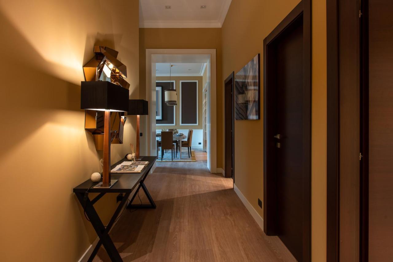 Palazzo Nana Suites & Apartments เนเปิลส์ ภายนอก รูปภาพ