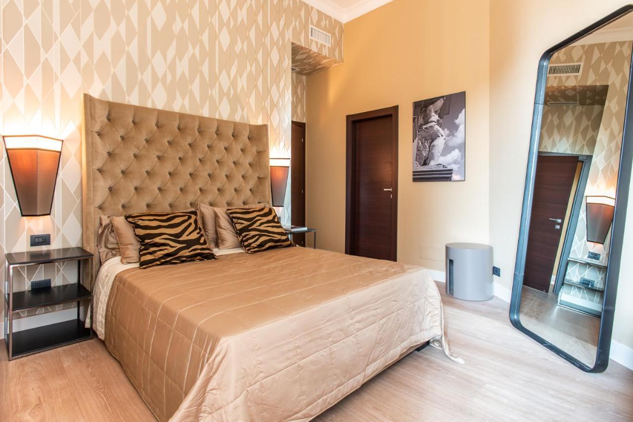 Palazzo Nana Suites & Apartments เนเปิลส์ ภายนอก รูปภาพ